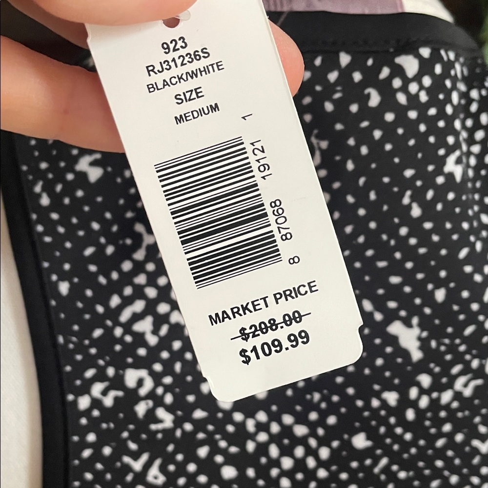 NWT $208 Romeo Juliet Fit Flare Black and White Dress Scuba Feel Pockets Medium - Picture 10 of 11